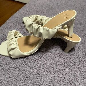 Abercrombie & Fitch Heel Sandal Gathered Strap Size 8